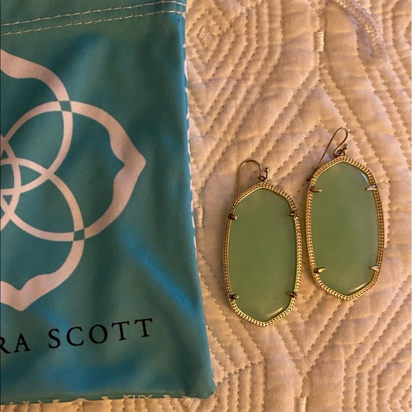 Kendra Scott green and gold Danielle earrings - Picture 1 of 2